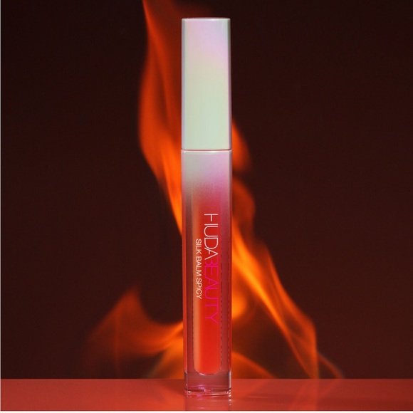 Huda Beauty Silk Balm Spicy Thermo Plumping Lip Balm - Picture 4 of 5